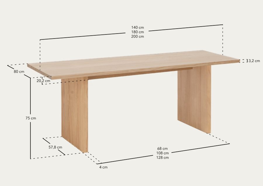 Tavolo da pranzo in legno massello in tonalità di rovere medio di varie dimensioni